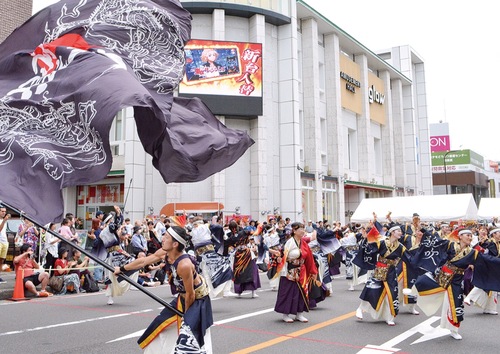 熱狂パフォーマンスで観客を魅了