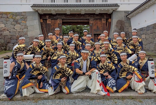 ODAWARAえっさホイおどり2025に出演した躍動＝佐東さん提供