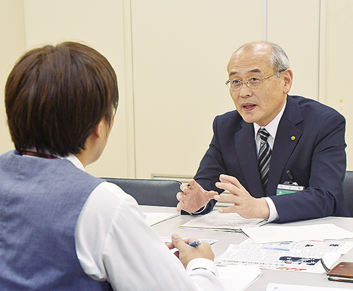 手ぶりを交えながら、南区について語る