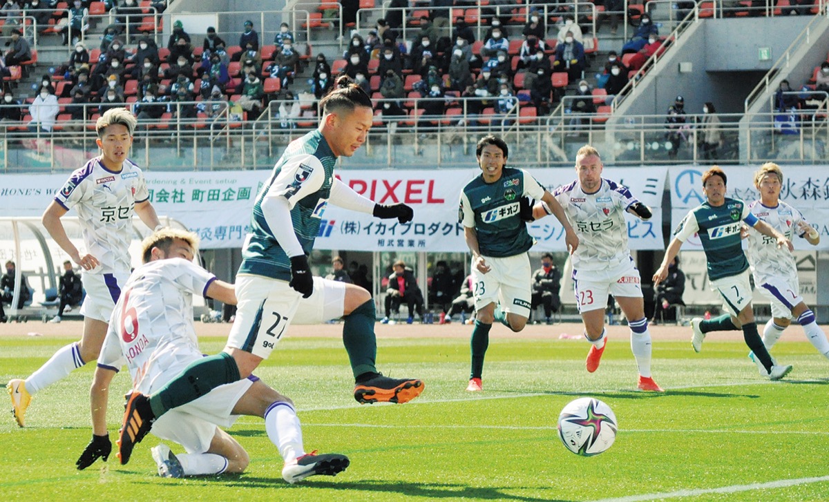 ゴール前でチャンスを作るＦＷ和田