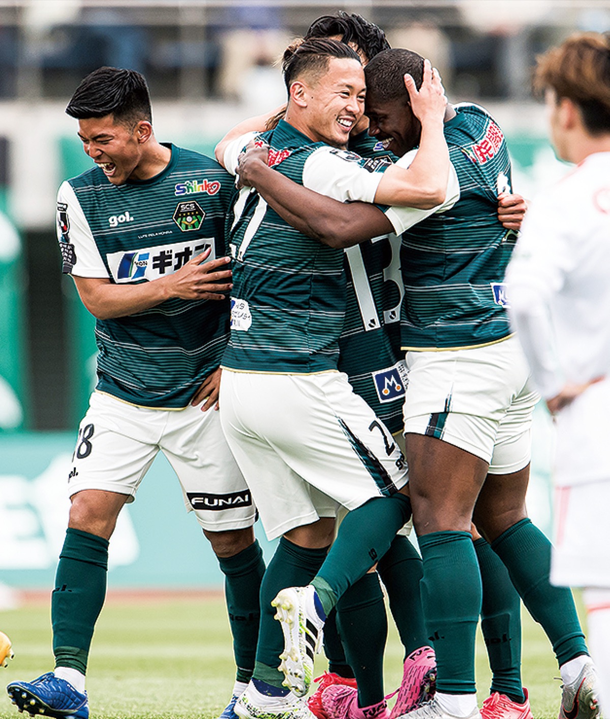 点を決め喜ぶ選手＝SC相模原提供