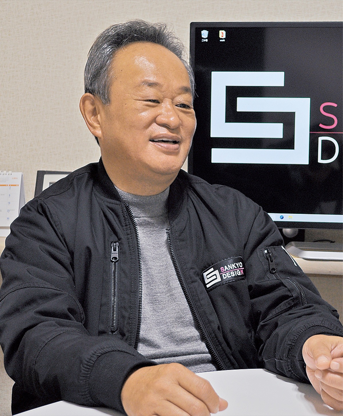 山京建設株式会社代表取締役・田島明さん／1964年6月30日生まれ／清新小学校、清新中学校、上溝南高校卒業／不動産会社勤務を経て2013年、同社を創業／デザイン性と機能性の高い注文住宅を提供する。「現実的」という自社モデルハウスも強み