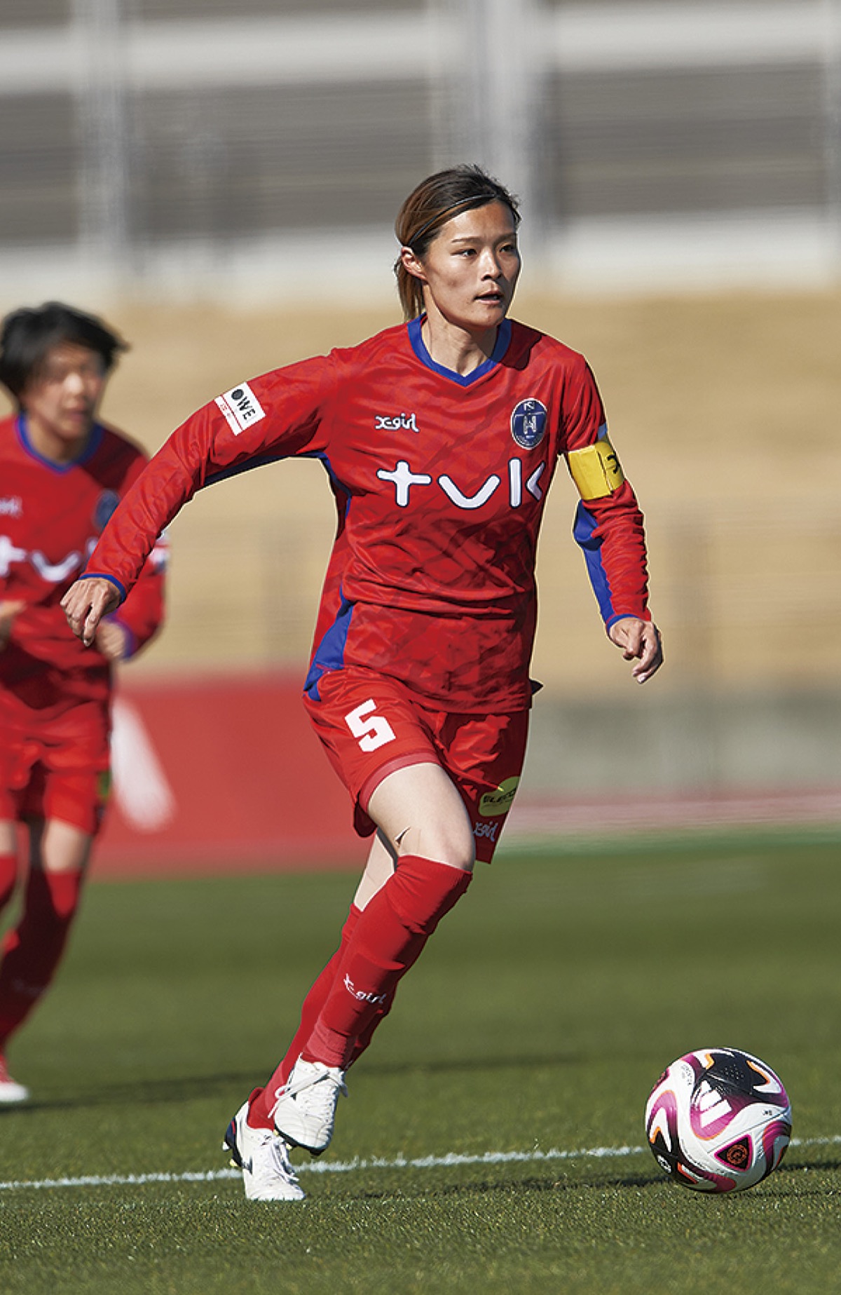 ピッチに立つ大賀理紗子選手=ノジマステラ神奈川相模原提供