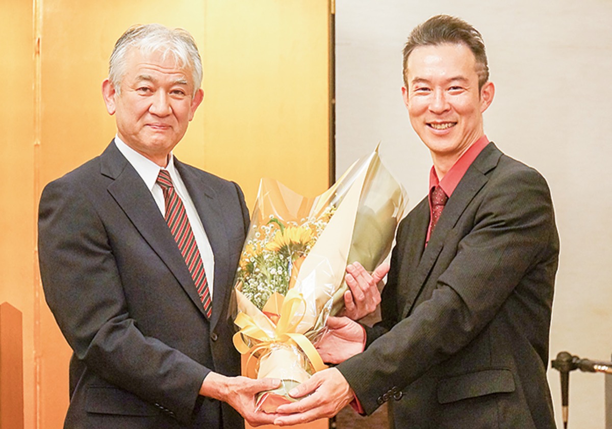 新会長に前山さん