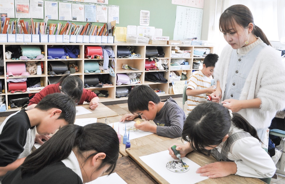 楽しく熱心にディンプル