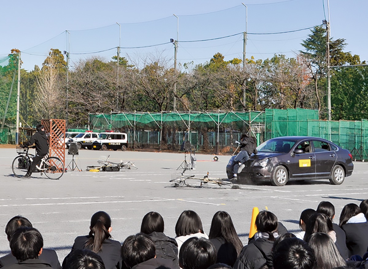 事故再現、手に汗握る