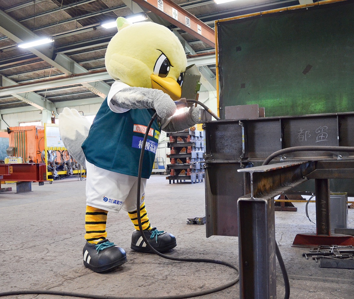 溶接作業をイメージするガミティ