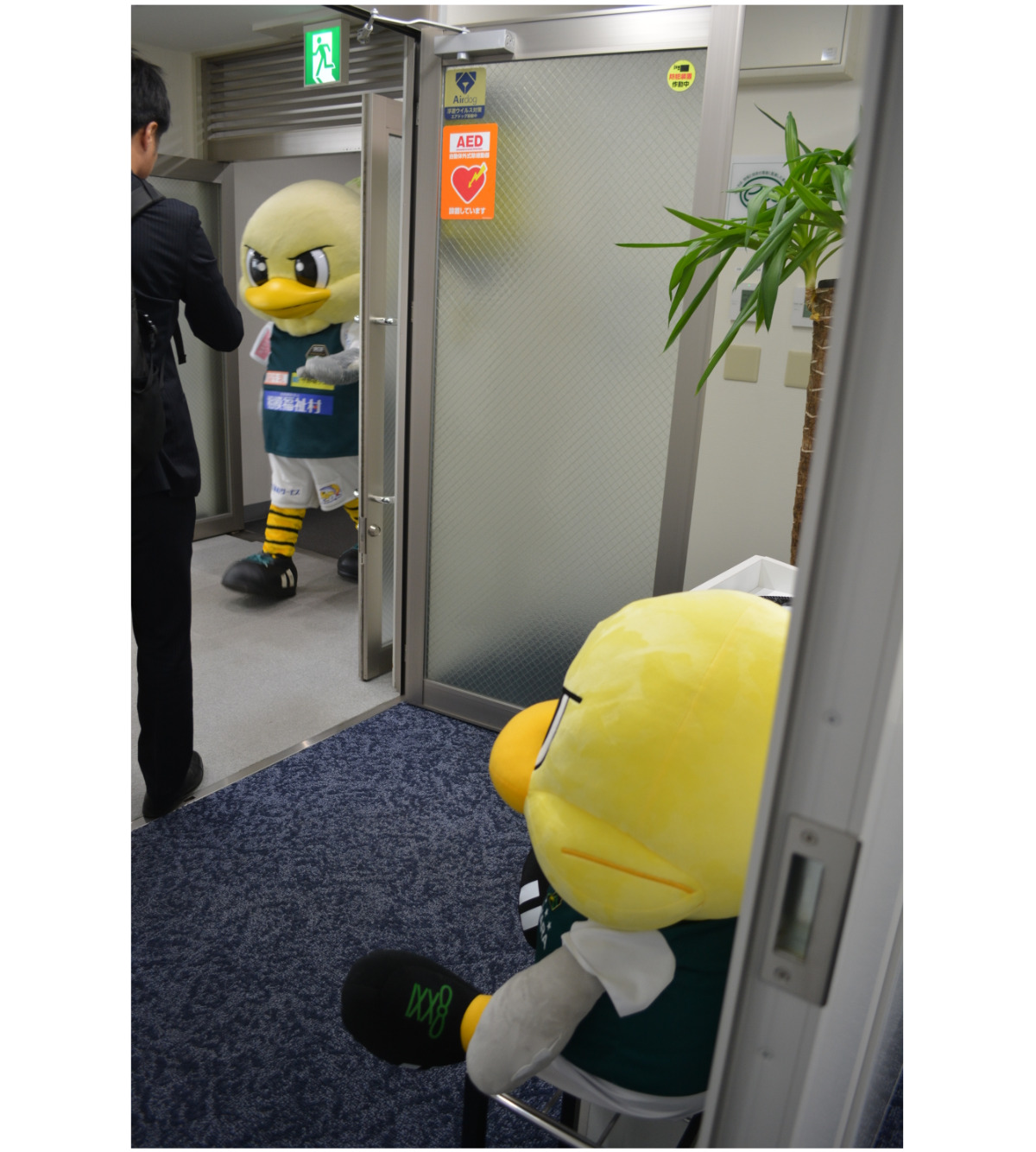 ＳＣ相模原「ガミティ」が花火協賛企業を訪問し感謝伝える。ガミティフェス「サッカー知らない子も楽しんで」（社長） (写真2)