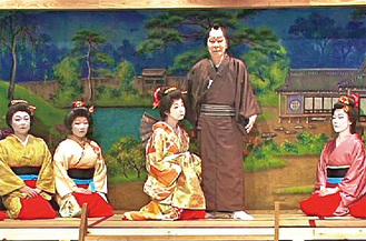 ドキュメンタリー映画「藤野村歌舞伎」の1シーン。昨年10月に行われた第27回公演の様子が収められている