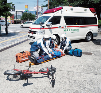 市民の命を救う救急車。市消防局では適正な利用を呼びかけている