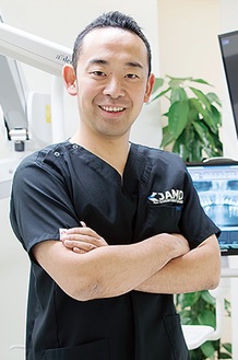 遠藤広規理事長／国立新潟大学歯学部卒業、海外でも多数のインプラント治療を学んだ実績を持つ