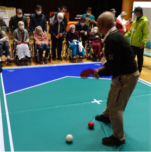 ボッチャを体験する来場者（昨年度の様子）