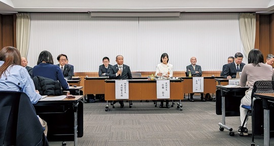 要望活動の様子（写真は県弁護士会相模原支部提供）