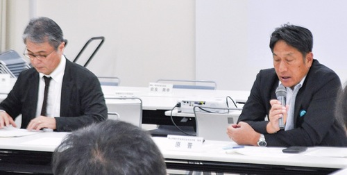 キャリア教育の推進について話す藤田教授（左）と原晋教授