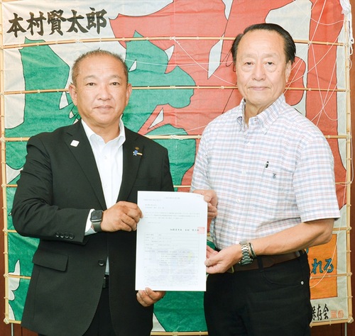 榎本社長（右）と本村市長