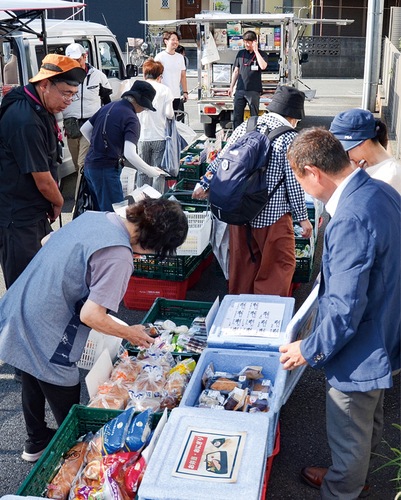 店舗同様に商品を実際に見て買い物を楽しんだ
