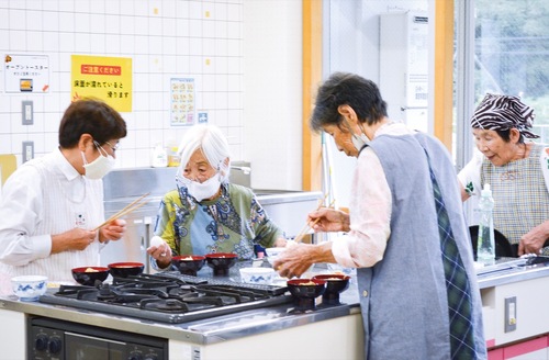 和気あいあいと調理