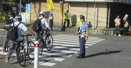 三ヶ木交差点付近（津久井交通安全協会提供）