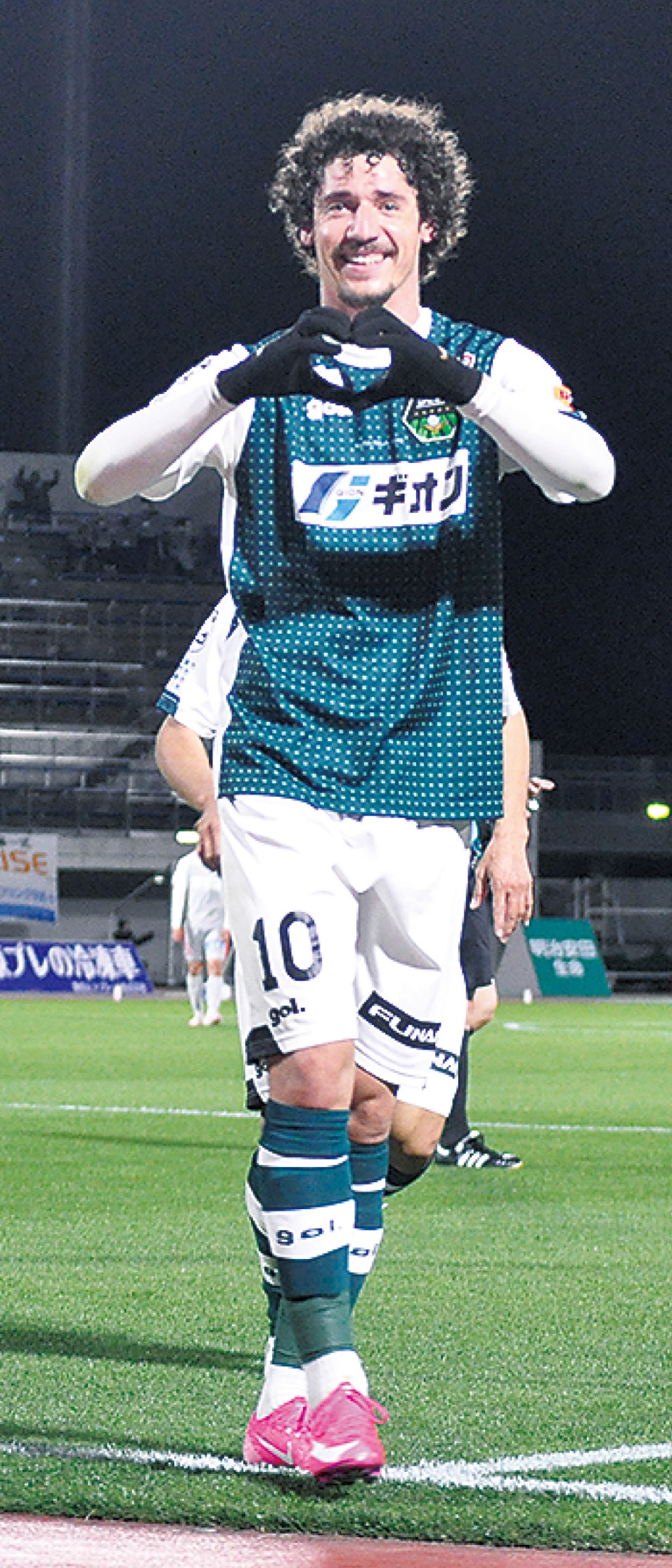 昨年11月、鳥取戦でゴールを決めたホムロ