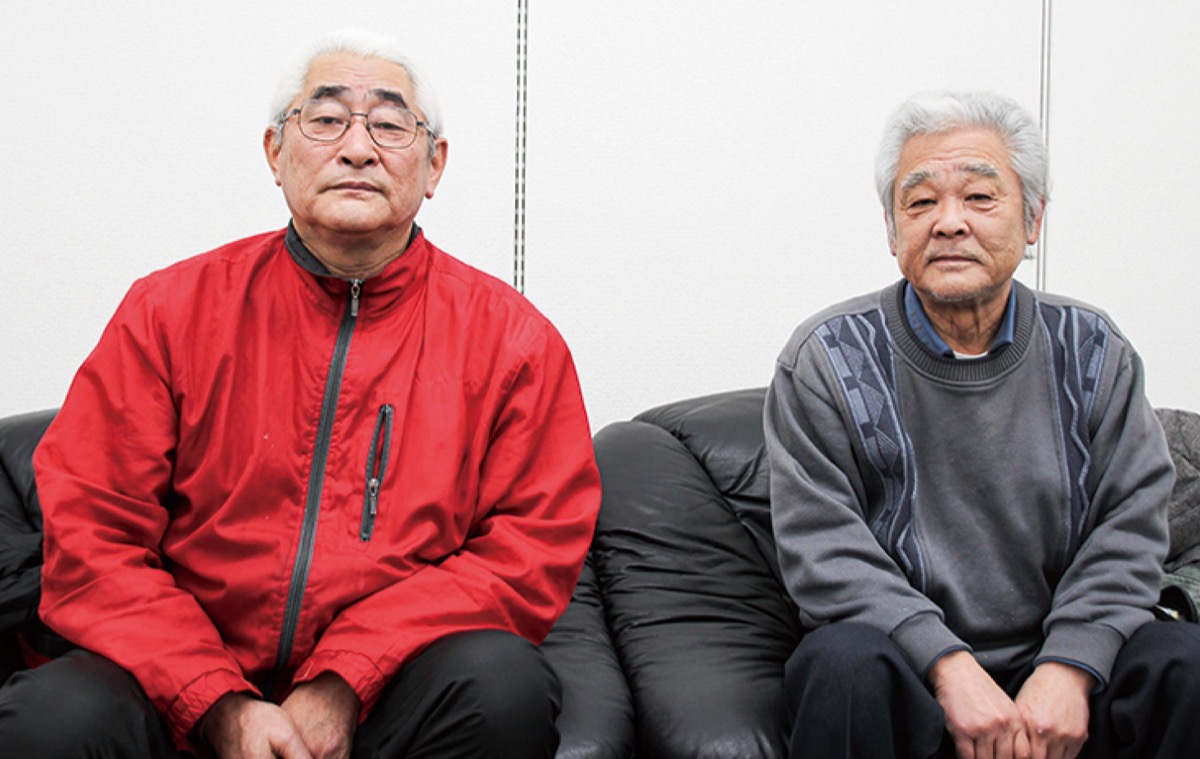 吉田代表(左)と角田さん=2月14日