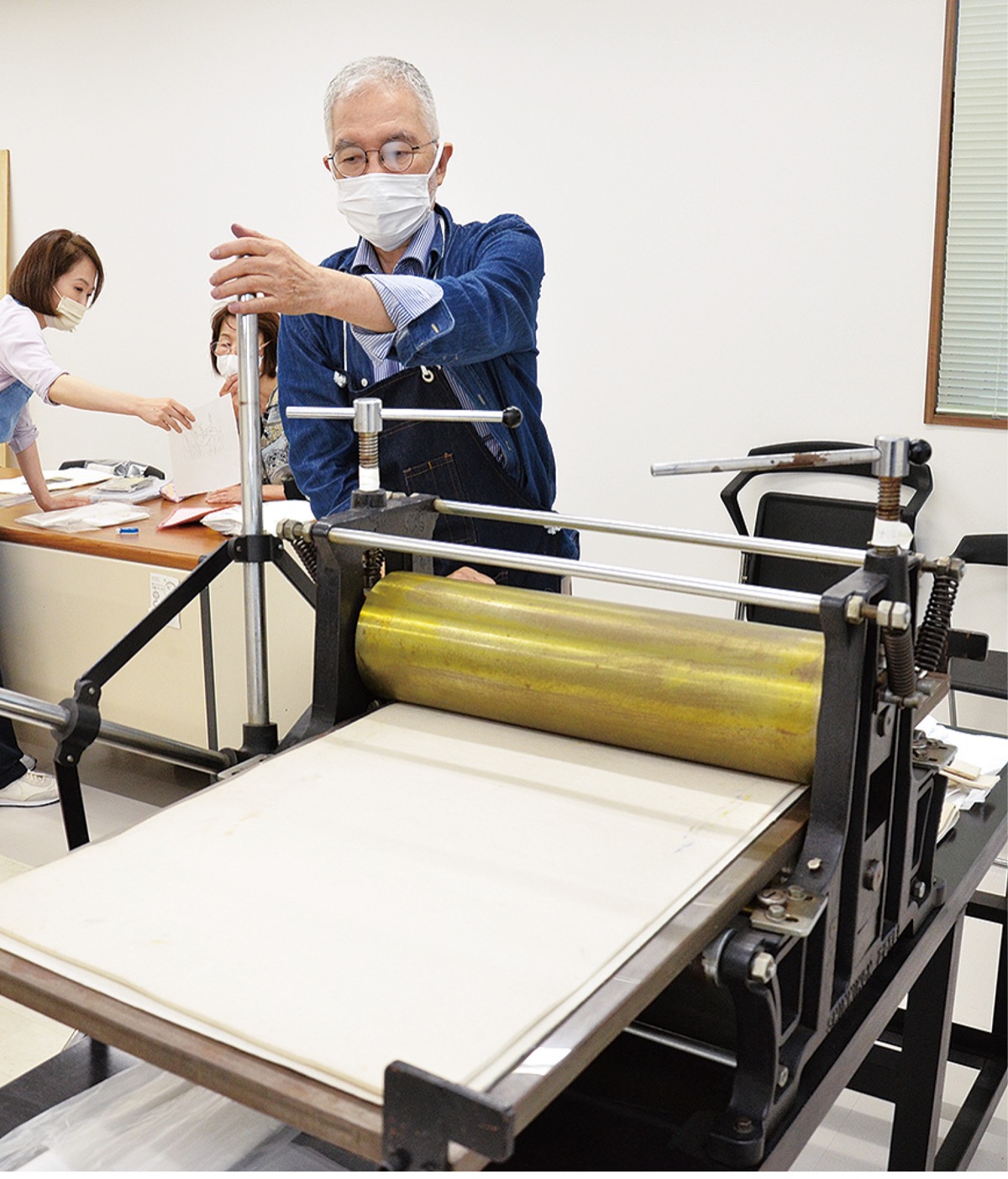 処分されかけた「版画プレス機」 市内専門学校 生涯学習講座で活用 