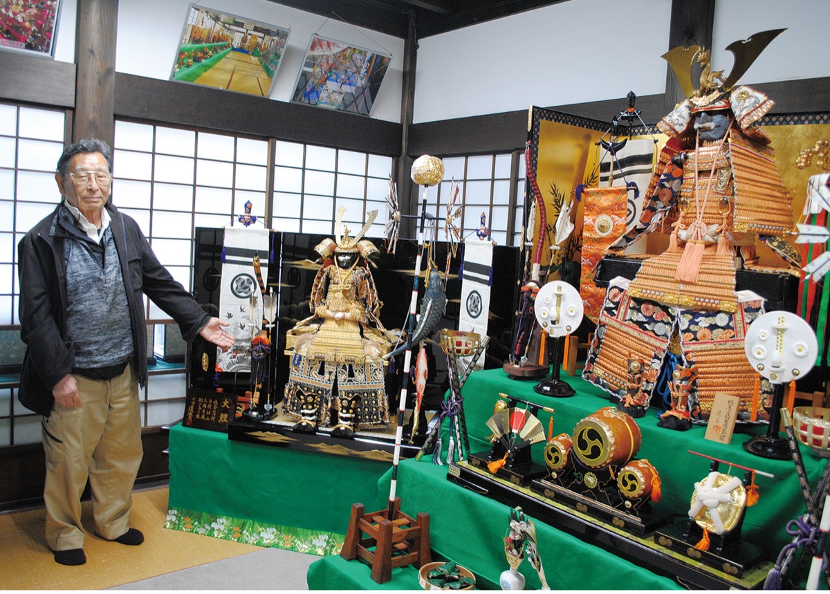 展示を紹介する田所さん