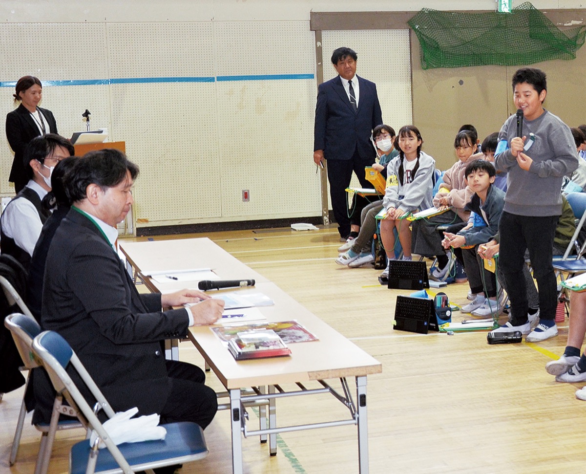 弁当完成で記者会見