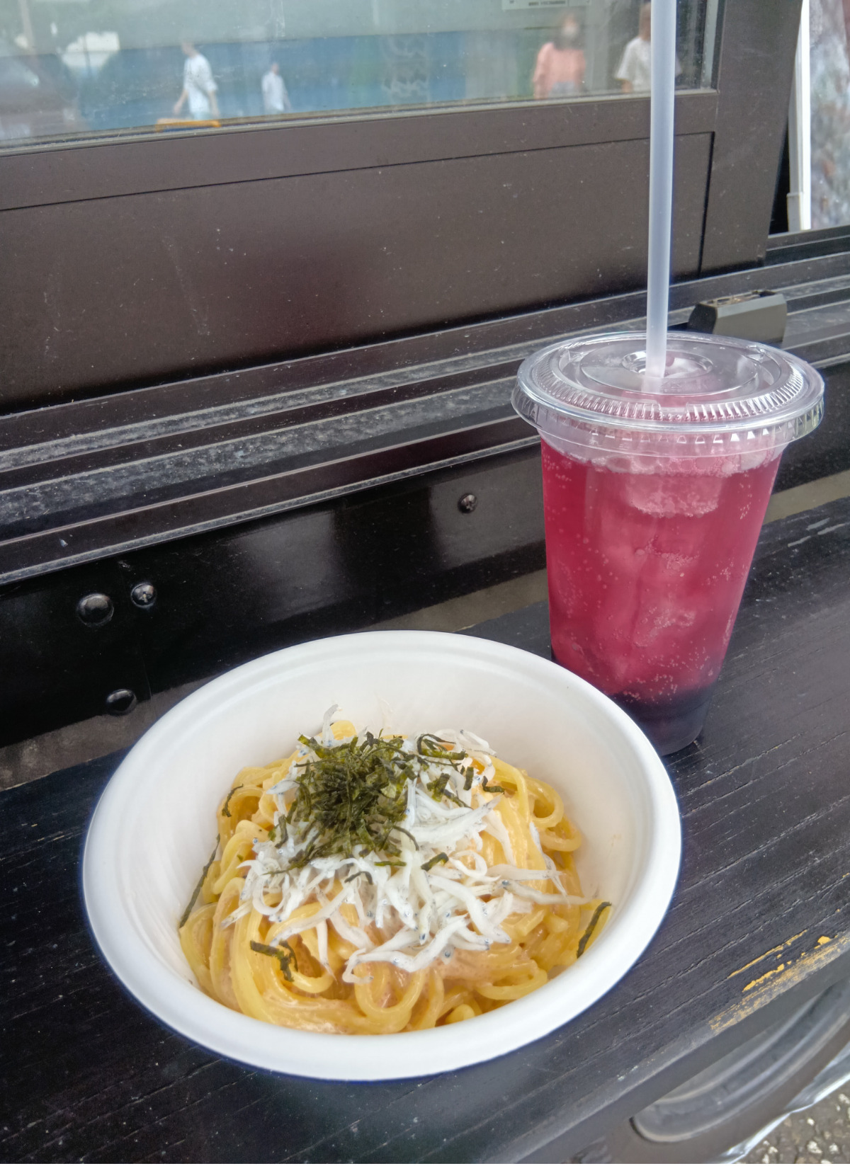 初日に販売されたぷー太郎のパスタとドリンク