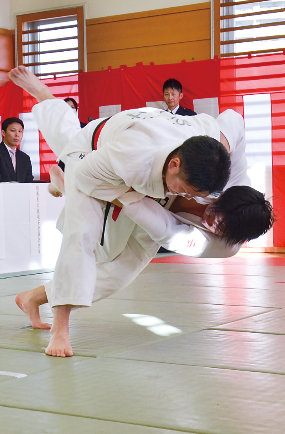 会場が湧いた柔道の試合（相模原北署）