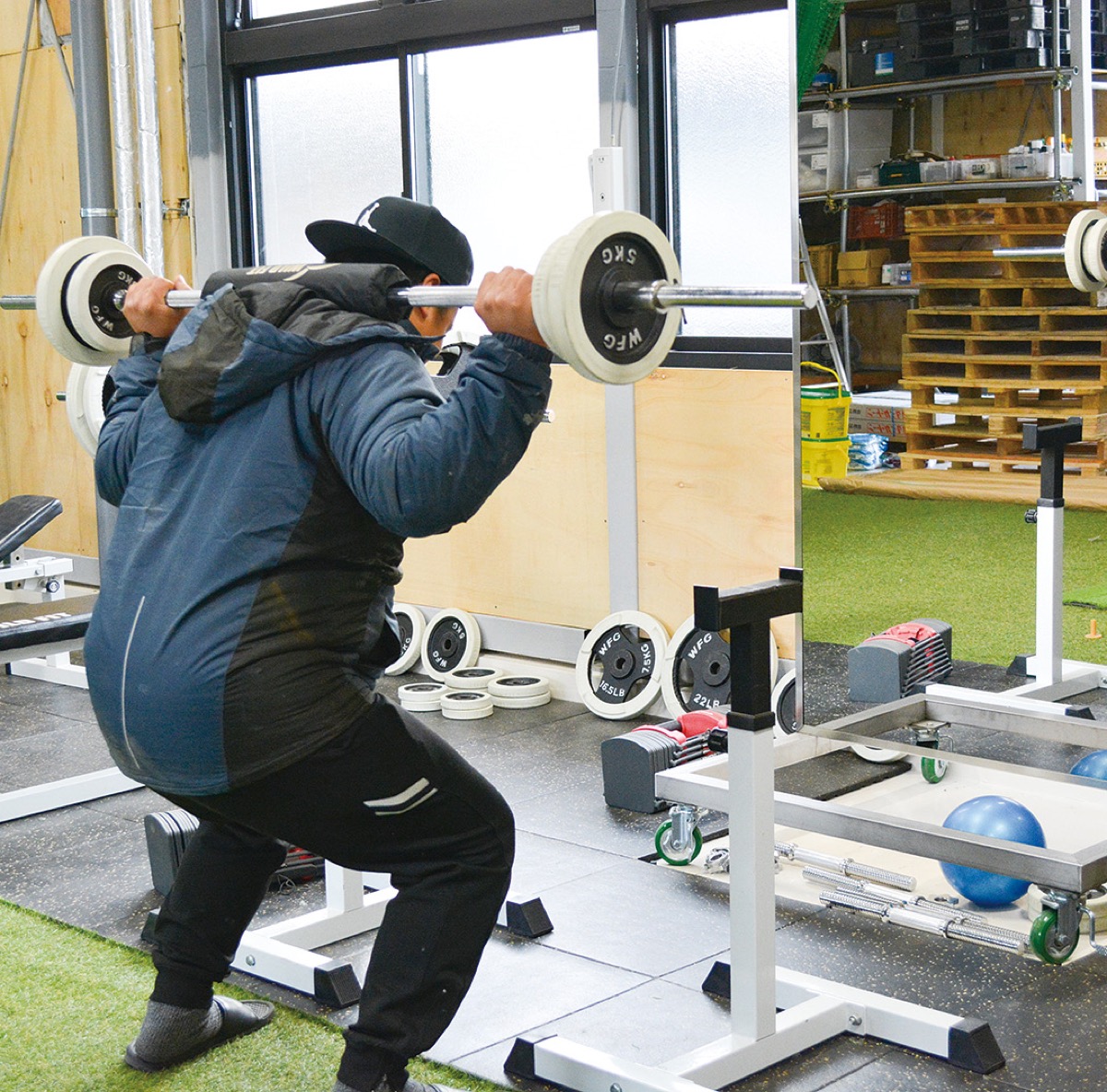 「社員の息抜きや健康づくりに」と、社屋に設置されたジムスペース