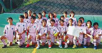 第１回町田ガールズ杯で準優勝した４〜６年生（写真提供）