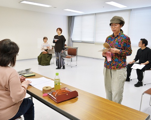 真剣そのものの稽古風景＝３月22日・北野市民センター