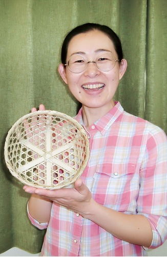 体験会で製作する「めかい籠」