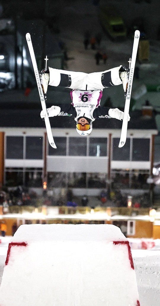 エアーを決める冨高さん