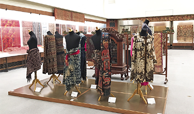 展示と保存を天秤にかける