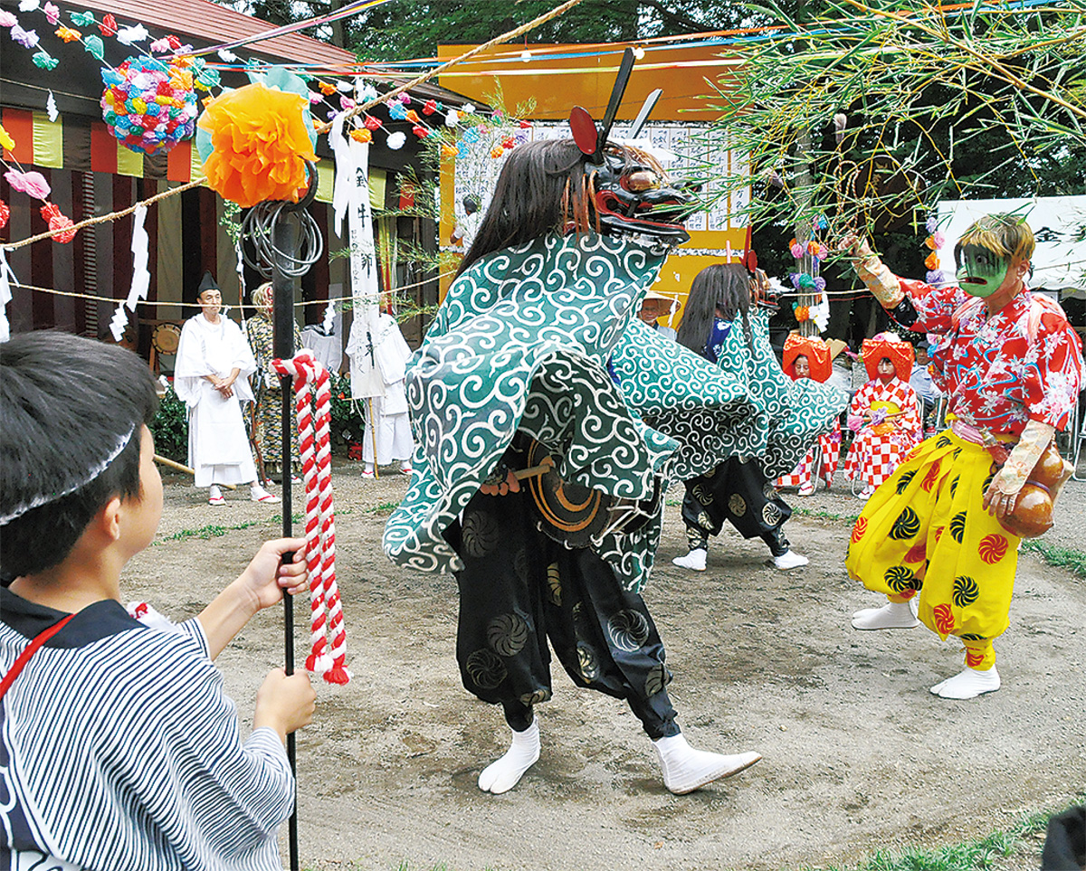 祭りで350年の伝承 雨乞いの金井獅子舞