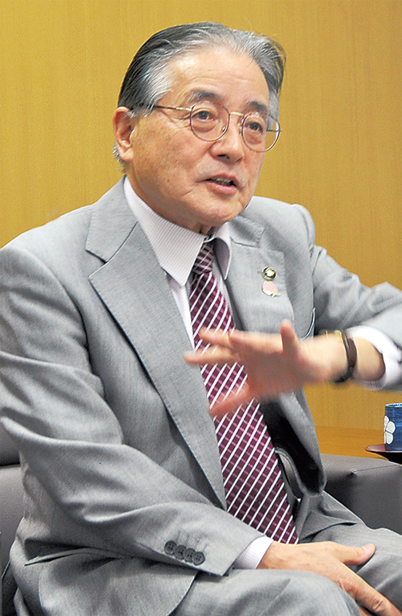 今年の展望を語る市長