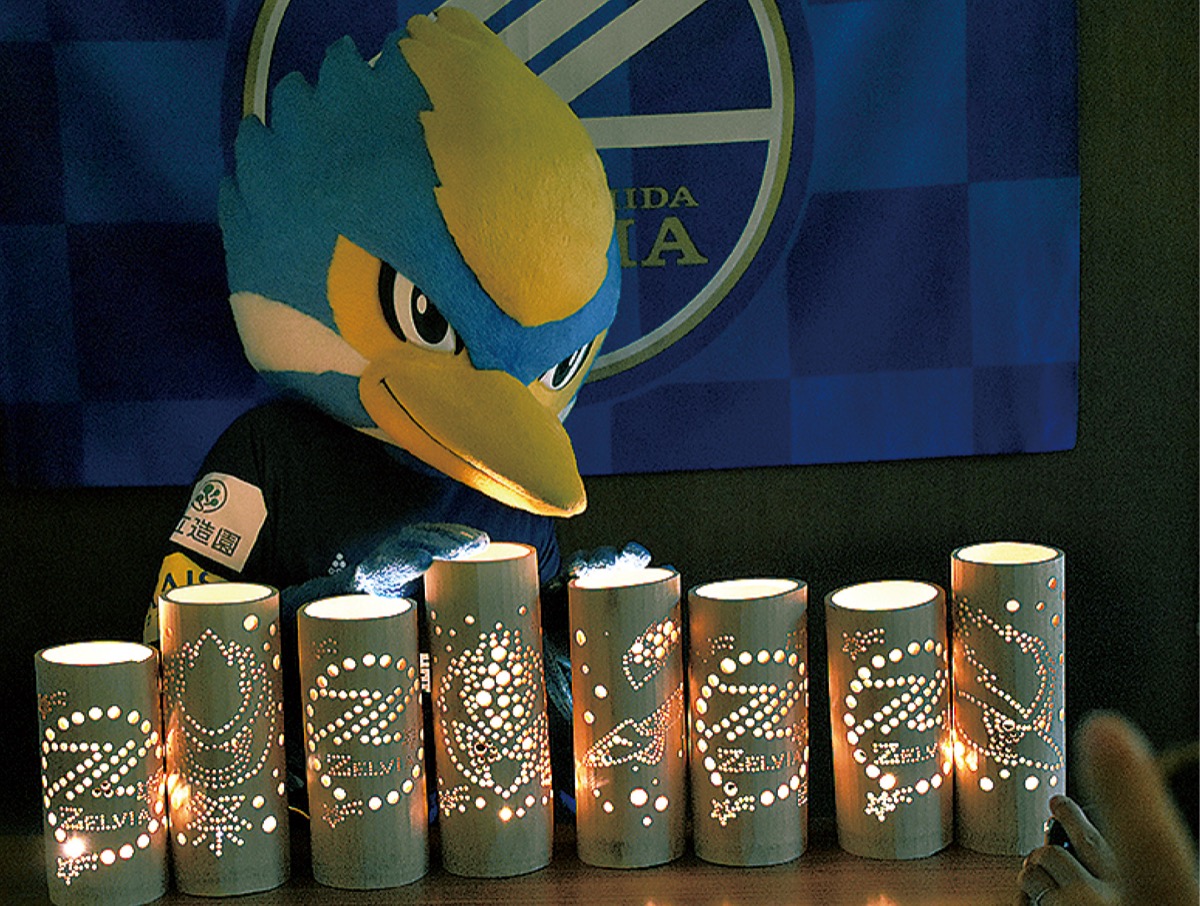 完成した竹灯りとゼルビー