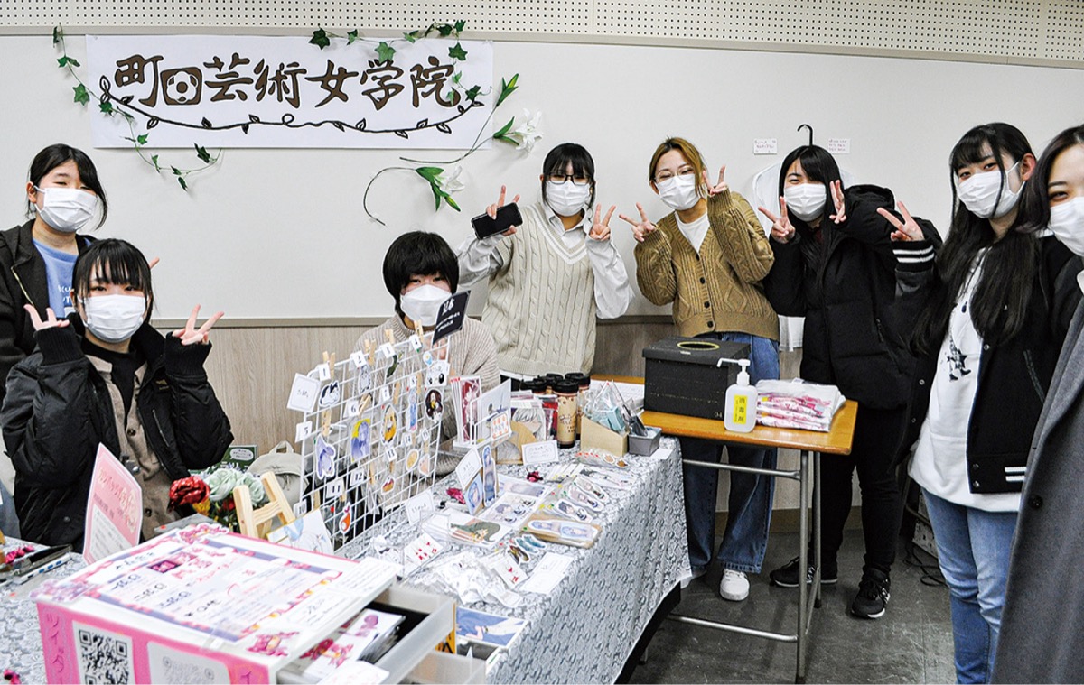 イラストレーション科の学生による模擬店