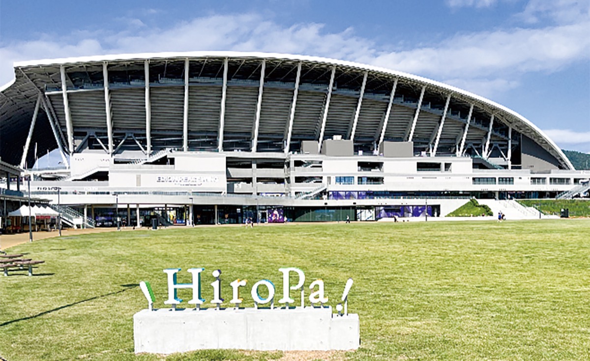 視察したひろしまスタジアムパーク