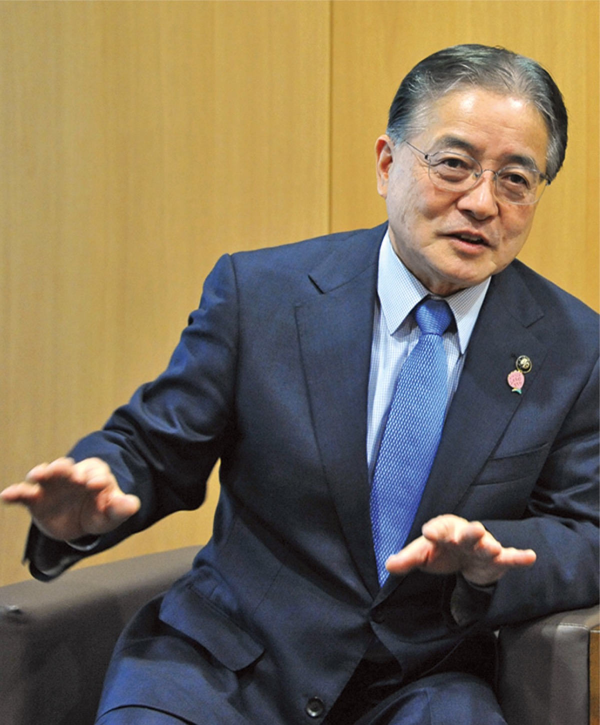 16年の市長インタビューの様子