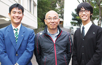 「北海道は寒かったです」と語る３人（左から白鳥さん、岡部先生、長坂さん）