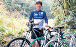 観光ＰＲ特使のチャーリー磯崎さんと自転車で走るものもある