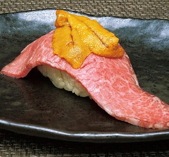 802ミートラボで提供する料理の一例。写真は低温調理された肉鮨