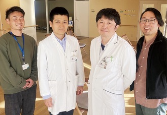 左から作業療法士の伊藤渉さん、柳橋医師、上野耕輝医師(精神科)、精神保健福祉士の西山竜司さん