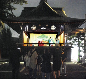 昨年、八幡神社で行われた奉納囃子