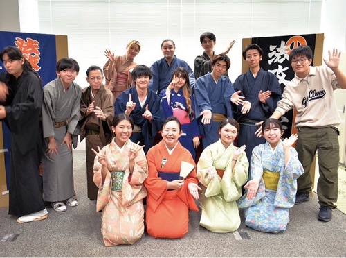 イベントに出演する法政大学落語研究会（通称ほちけん）の面々