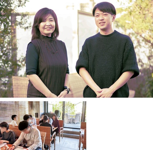 （上写真）左から主催団体の秋本さんと小川さん（左写真）川崎で催された｢お茶会｣の様子※いずれも主催者提供