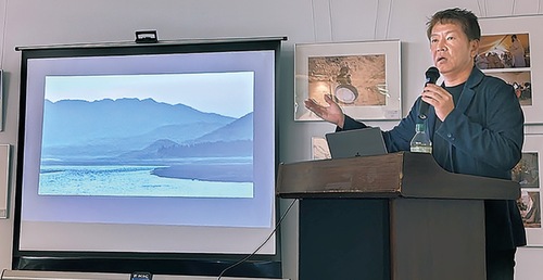 戦地での貴重な経験を語る久保田さん