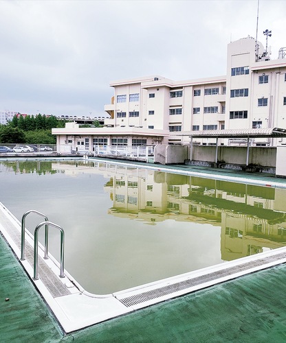 民間スイミングスクール利用のため昨年度から使用されていない別所小のプール